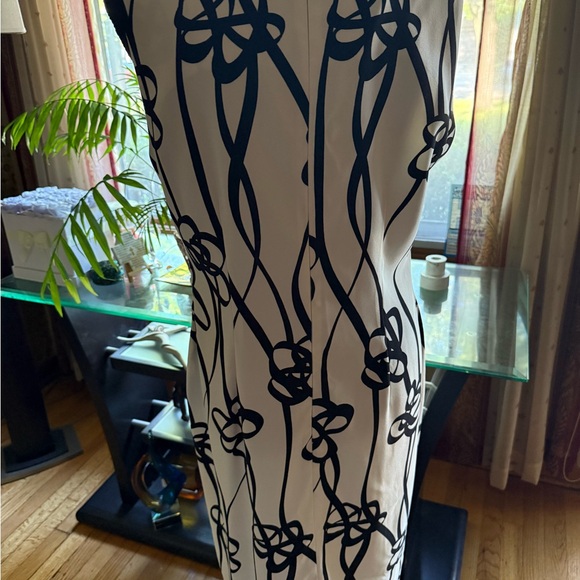 London Times Monochrome Abstract Dress - Picture 2 of 7